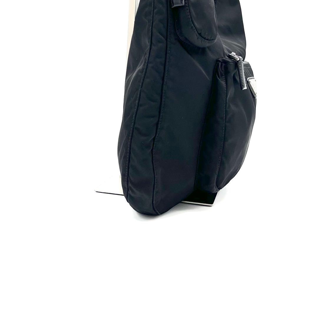 PRADA プラダ ナイロンショルダー 三角ロゴ 斜め掛け 多収納 軽量