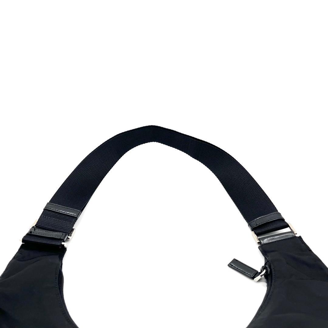 PRADA プラダ ナイロンショルダー 三角ロゴ 斜め掛け 多収納 軽量