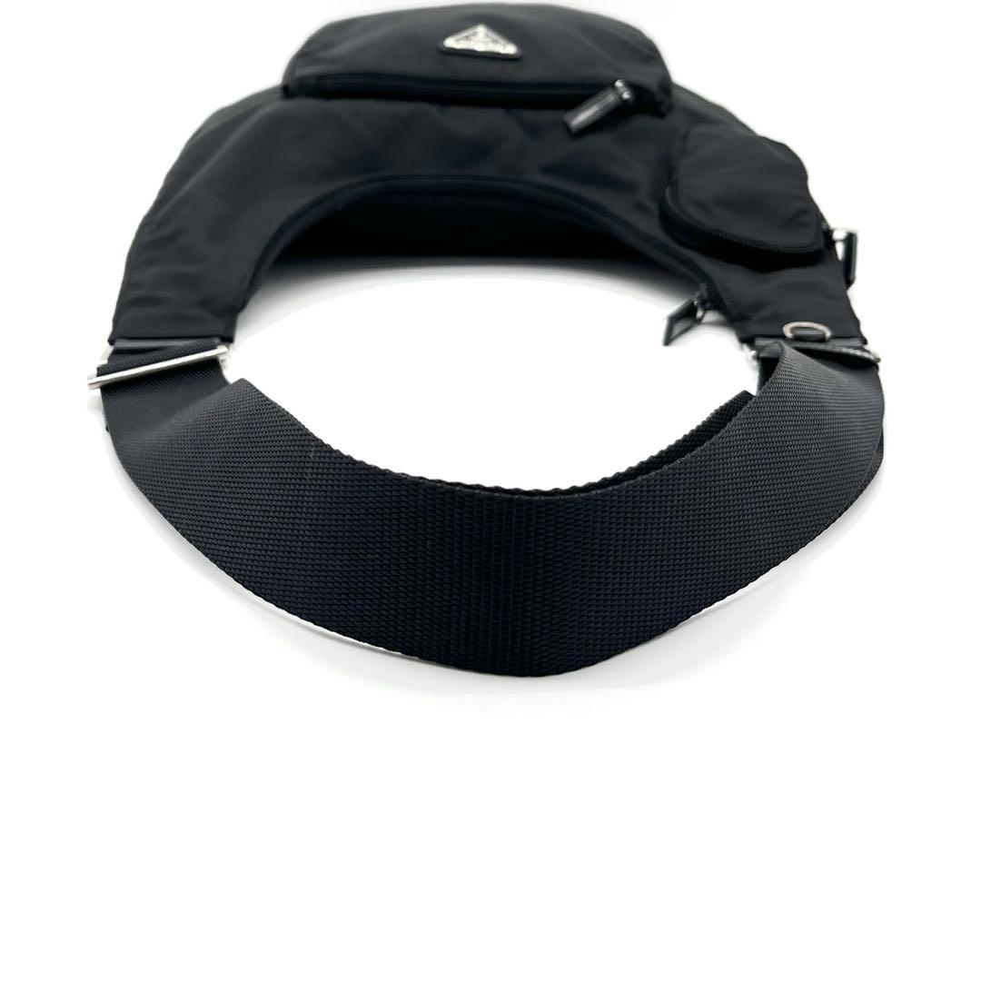 PRADA プラダ ナイロンショルダー 三角ロゴ 斜め掛け 多収納 軽量