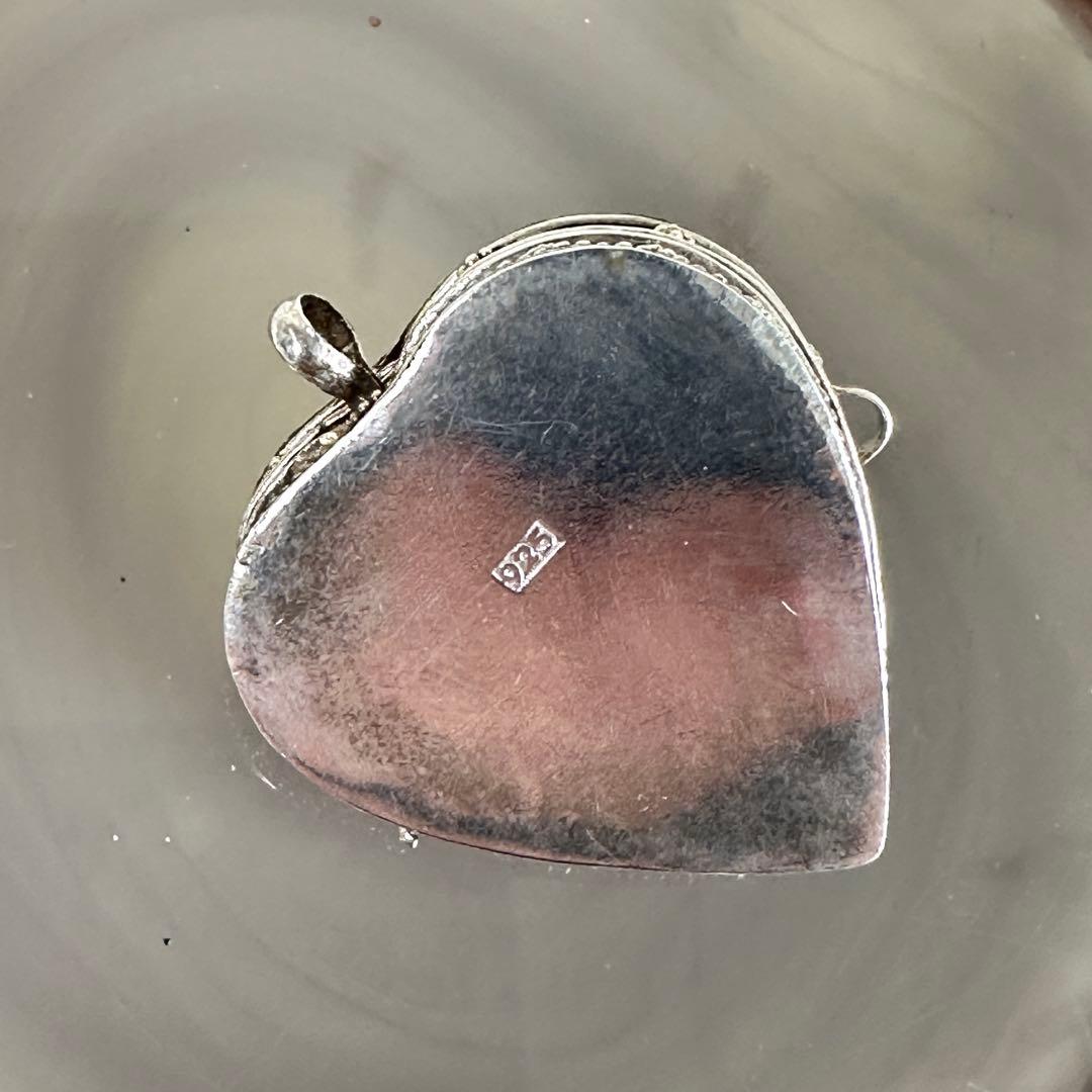 925 シルバー ハート型ロケットペンダント 黒石 ビンテージ デザイン 彫金