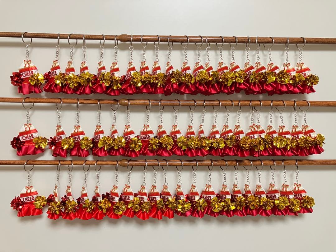 h♡　 チャーム付きチアユニフォームキーホルダー