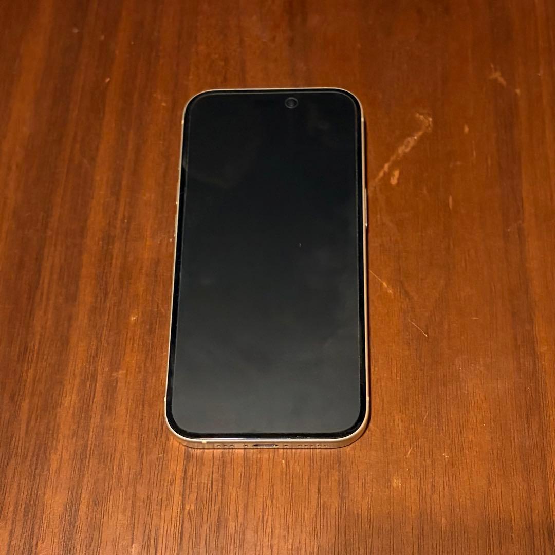 美品Apple iPhone 15 256GB