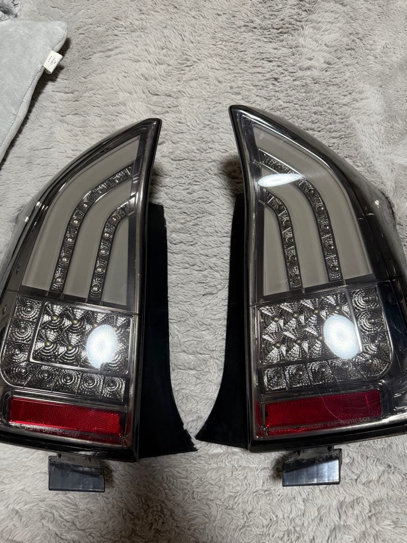 最終値下げ！ 30プリウス後期 クリスタルアイ スモークテール