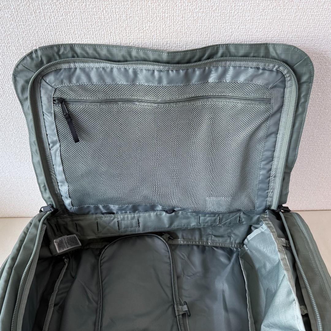 ノースフェイス ベースキャンプボイジャーライト 42L未使用