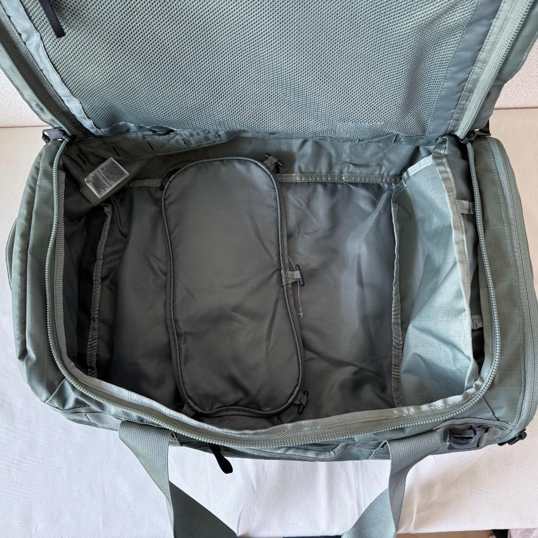 ノースフェイス ベースキャンプボイジャーライト 42L未使用