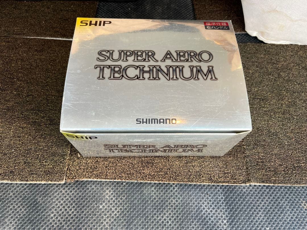 シマノ　SHIMANO スーパーエアロテクニウム（右）
