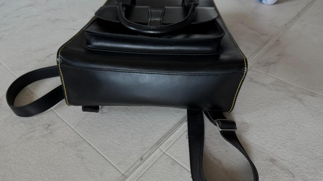 Dr. Martens ブラックレザー バックパック