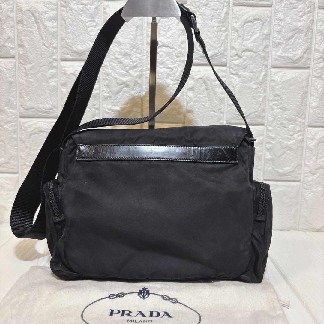 【希少】プラダ　ショルダーバッグ　三角ロゴ　サイドポケット　ナイロン　ブラック