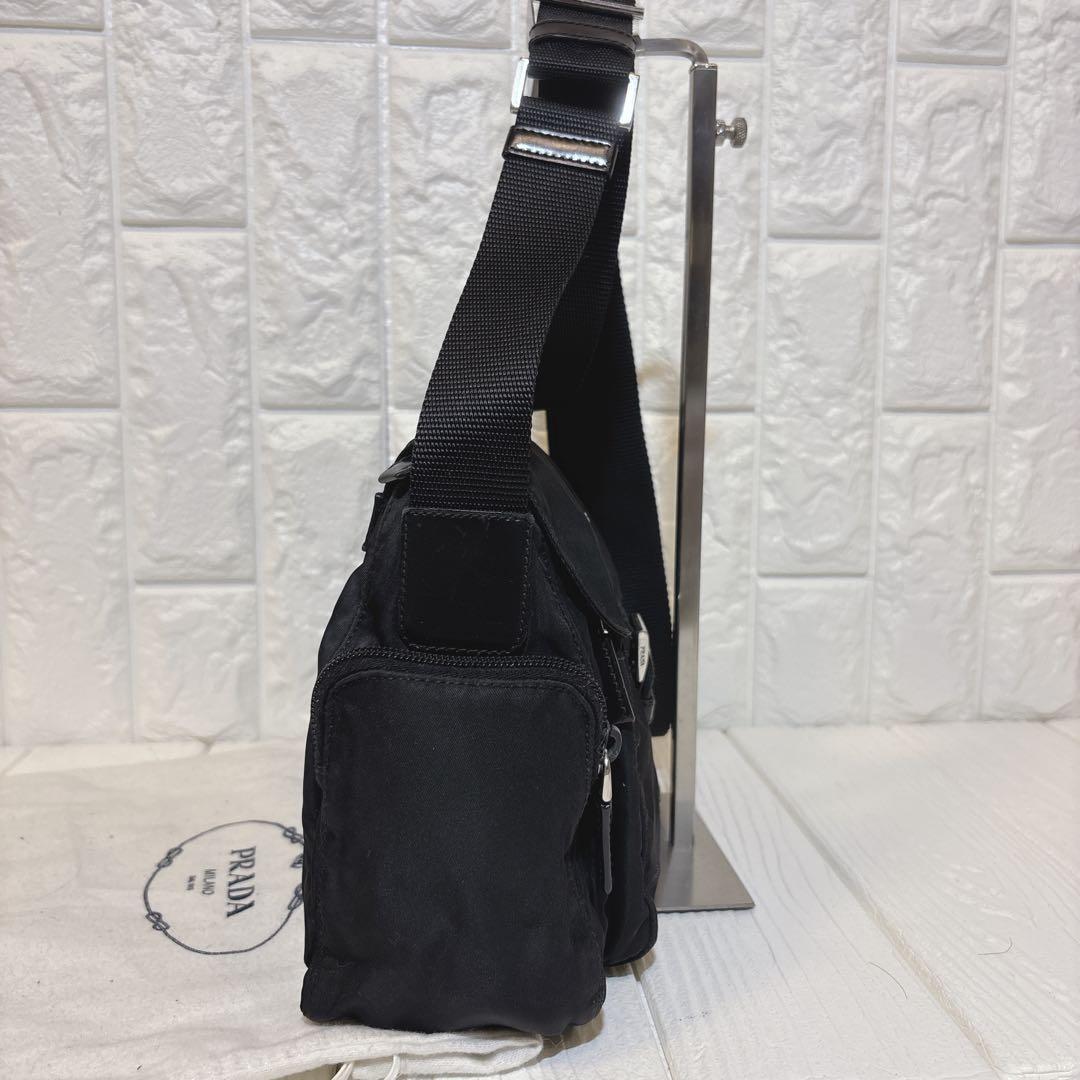【希少】プラダ　ショルダーバッグ　三角ロゴ　サイドポケット　ナイロン　ブラック