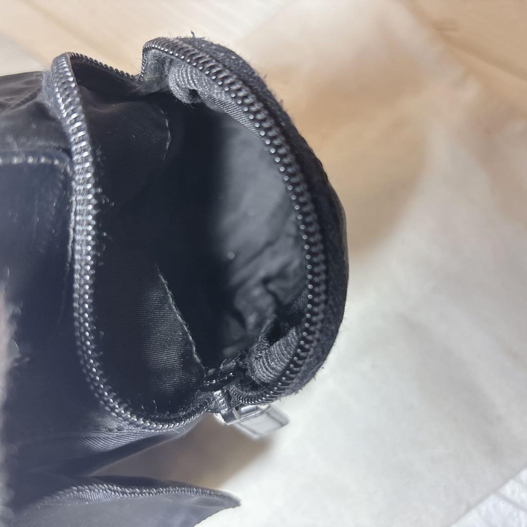 【希少】プラダ　ショルダーバッグ　三角ロゴ　サイドポケット　ナイロン　ブラック