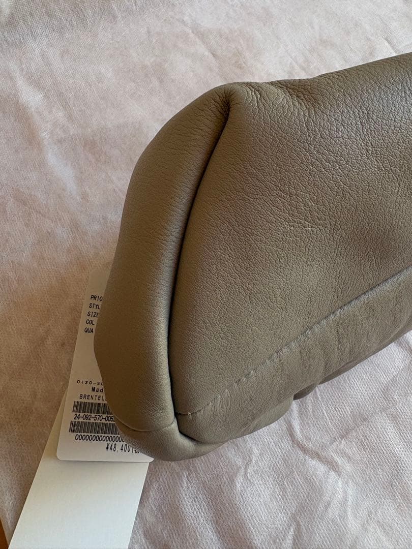 アパルトモン　BRENTELLA CLUTCH BAG