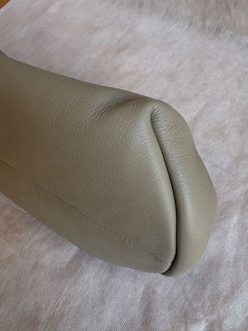 アパルトモン　BRENTELLA CLUTCH BAG