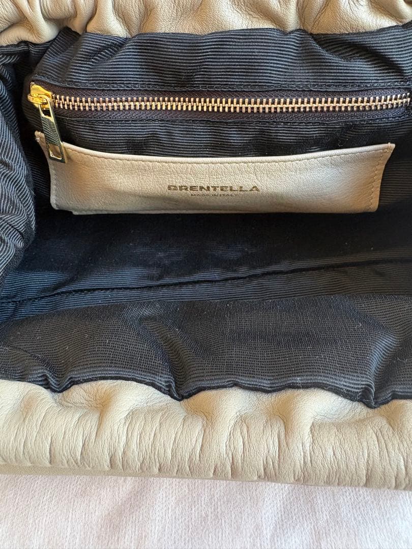 アパルトモン　BRENTELLA CLUTCH BAG