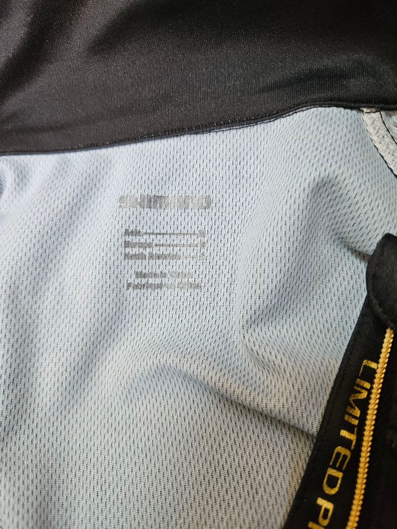 シマノ リミテッドプロ ハーフジップシャツ 鮎 ヤマメ 渓流 本流 磯 釣り