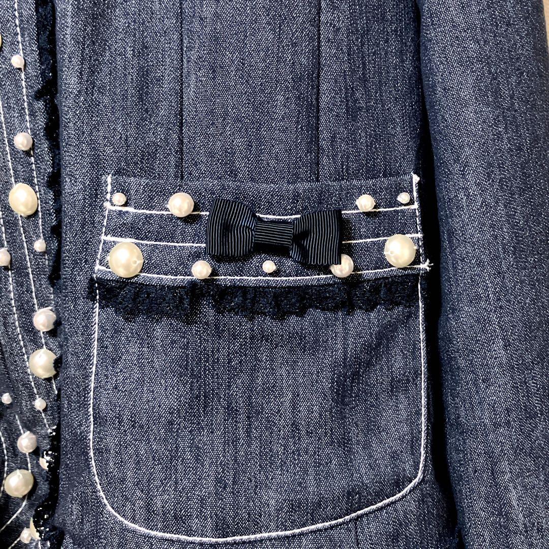 スーパービューティー　ストレッチ　デニム　ノーカラー　ジャケット　パール　リボン