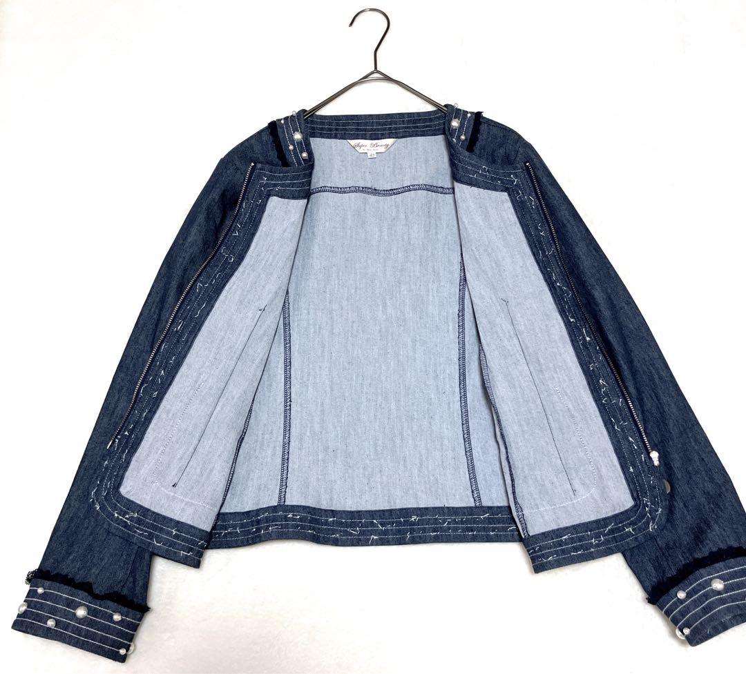 スーパービューティー　ストレッチ　デニム　ノーカラー　ジャケット　パール　リボン