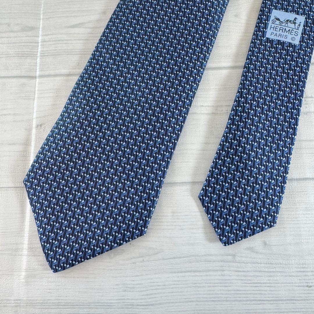 ✨美品✨　HERMES エルメス　ネクタイ　総柄　ロゴ　ブルー　青