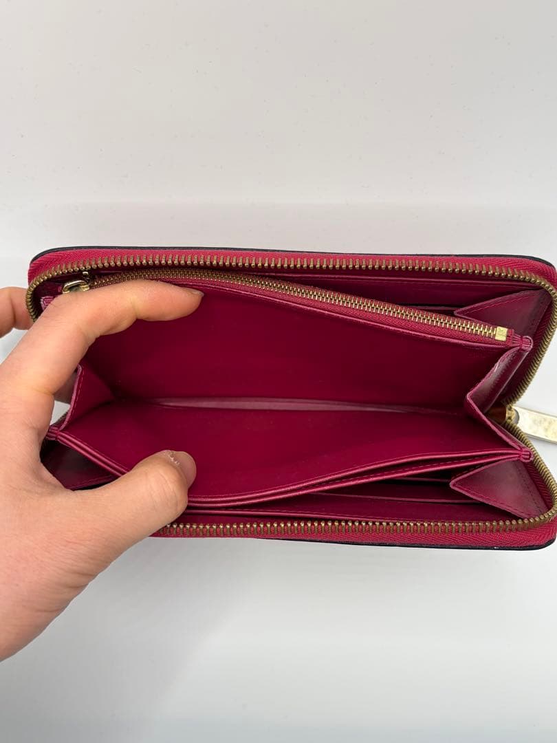 ルイヴィトン モノグラム ヴェルニ ジッピーウォレット ラウンドファスナー