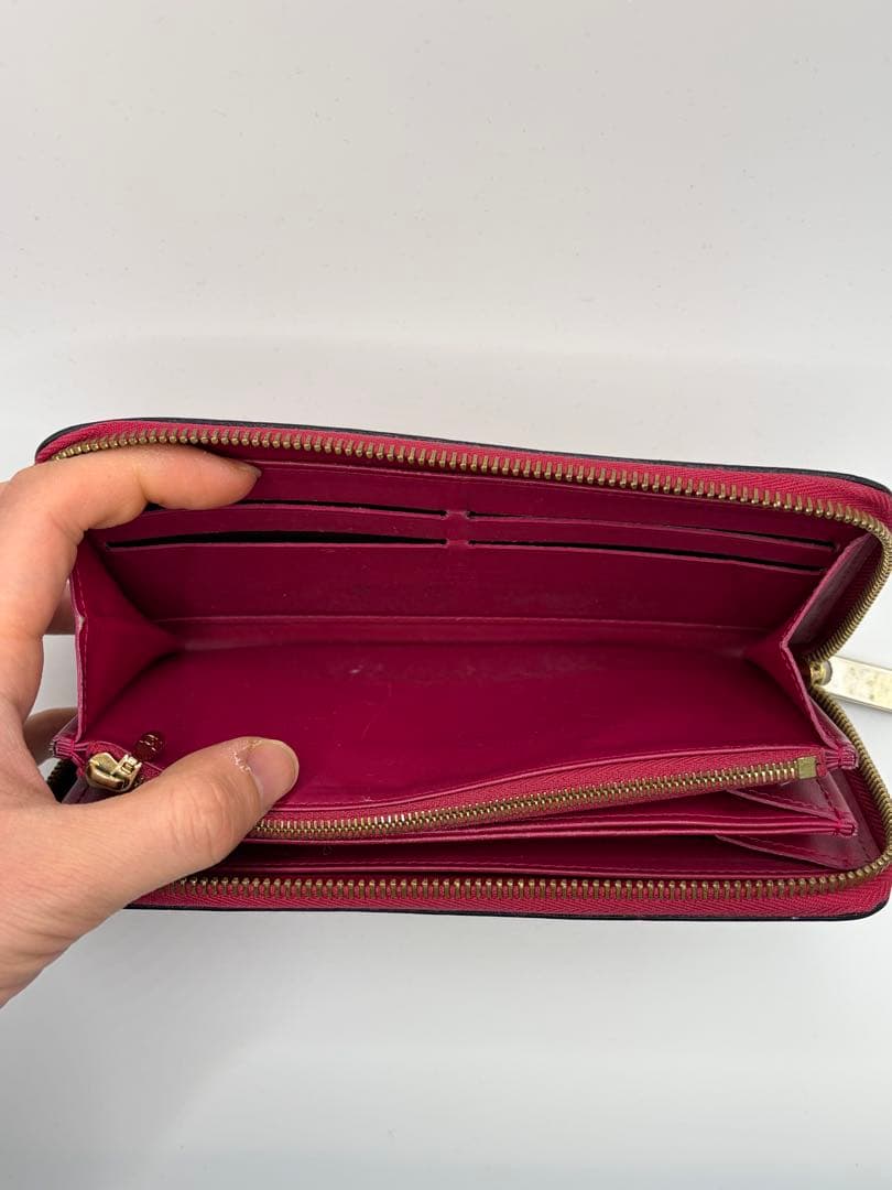 ルイヴィトン モノグラム ヴェルニ ジッピーウォレット ラウンドファスナー