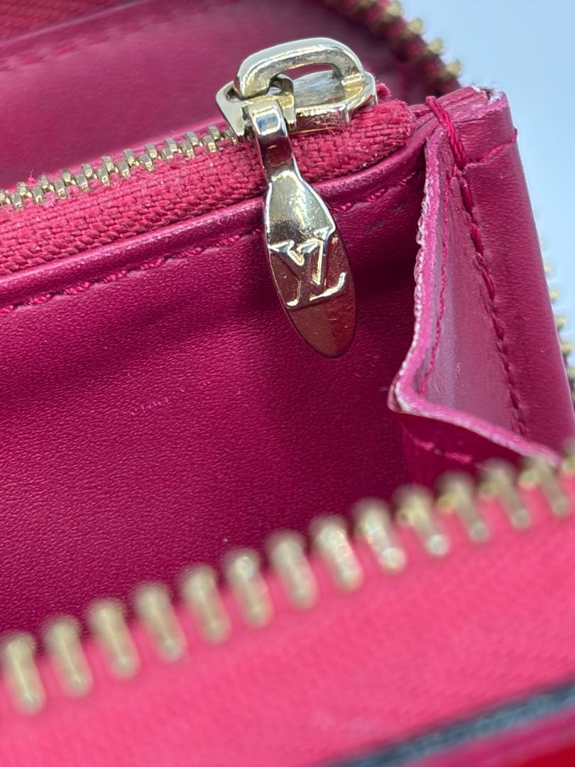 ルイヴィトン モノグラム ヴェルニ ジッピーウォレット ラウンドファスナー