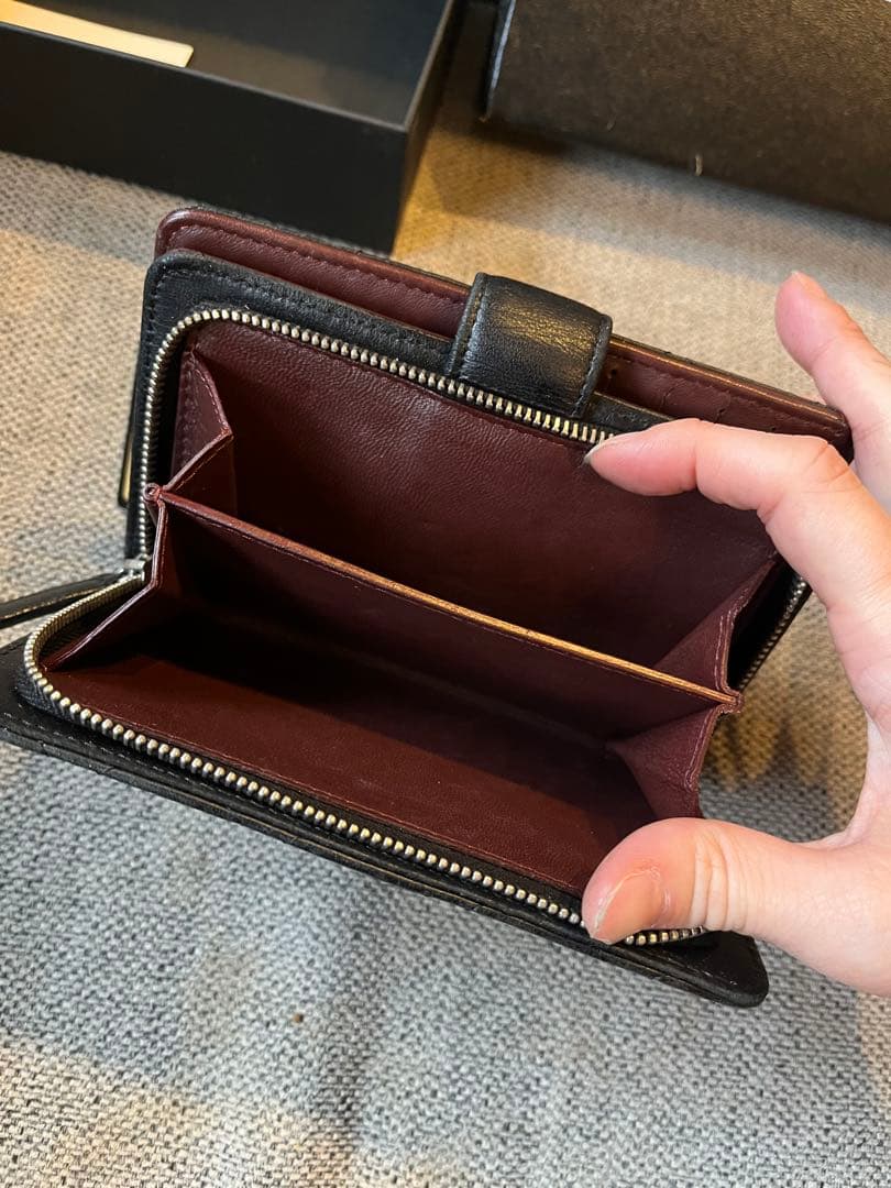 CHANEL マトラッセ　財布　コンパクト　二つ折り　ブラック　ラムスキン