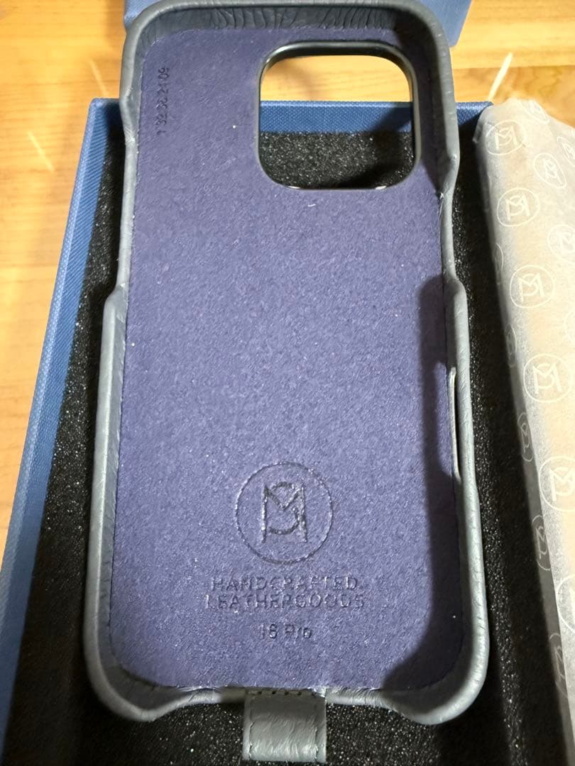 MAISONdeSABRÉ iPhone16プロ　ケース　ストラップあり