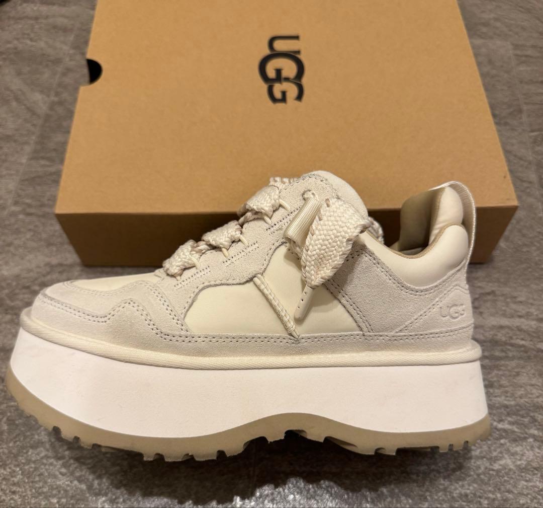 美品 UGG アストロメル 24 7 5 38 JSM アイボリー