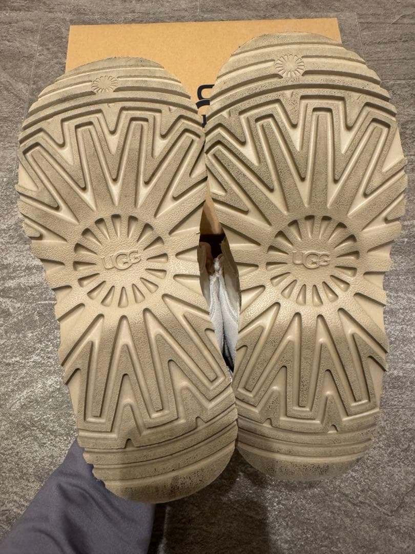 美品 UGG アストロメル 24 7 5 38 JSM アイボリー