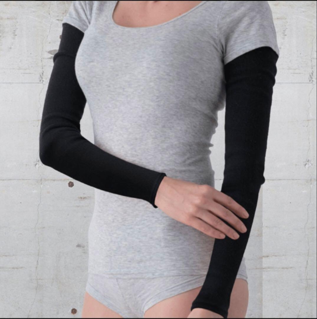 新品、未使用　peu à beaute アームサポーター ブラック L