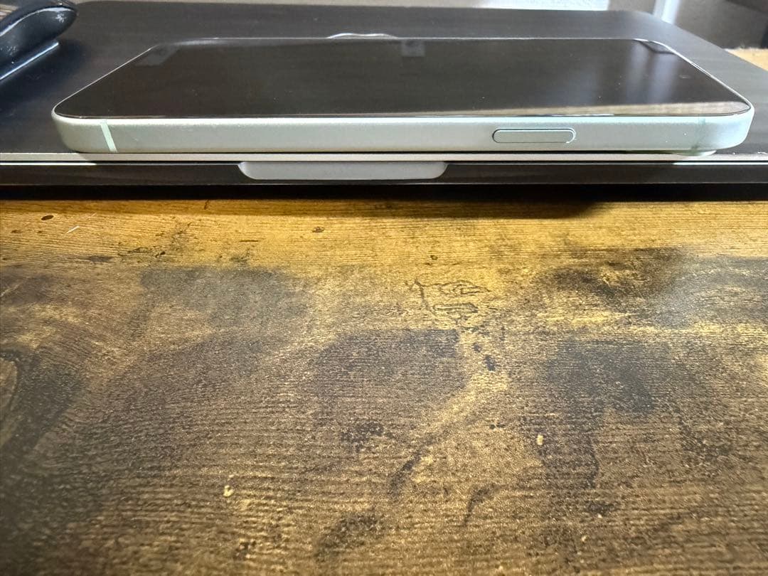 【美品】Apple iPhone 15 Puls 256GB グリーン