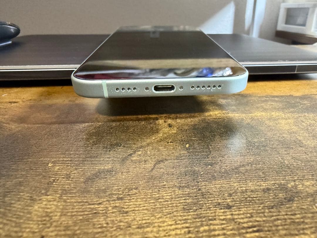 【美品】Apple iPhone 15 Puls 256GB グリーン