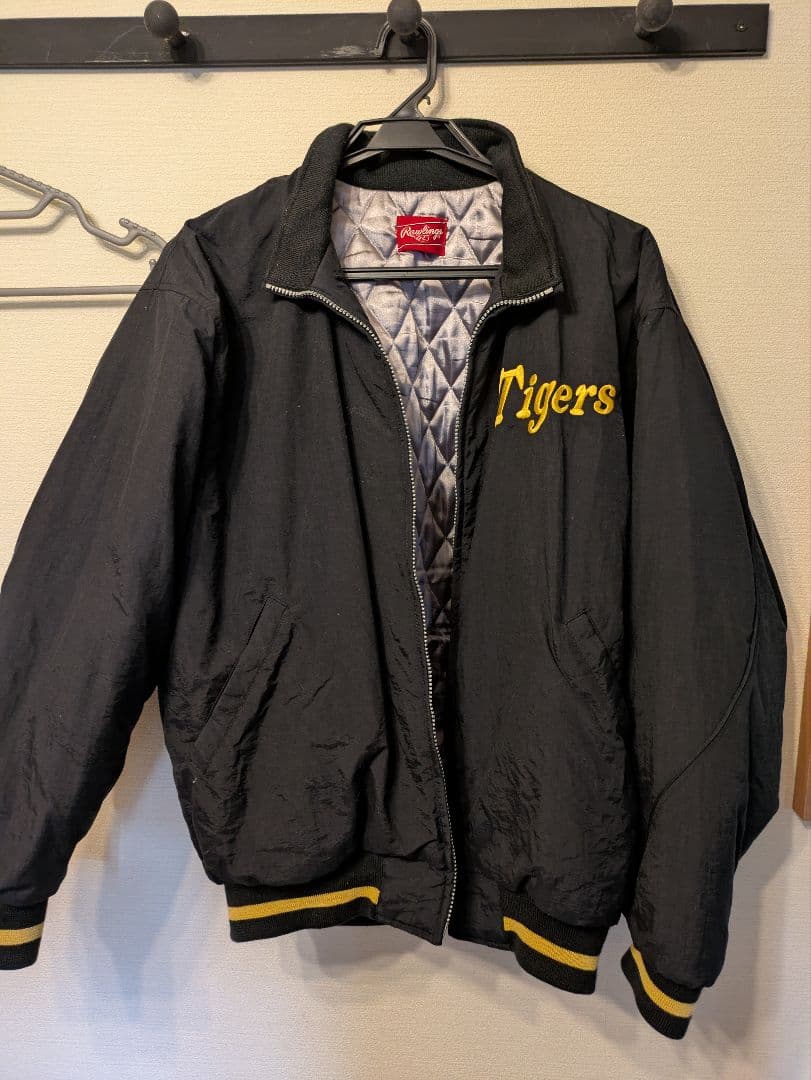 阪神Tigers ブラックジャケット