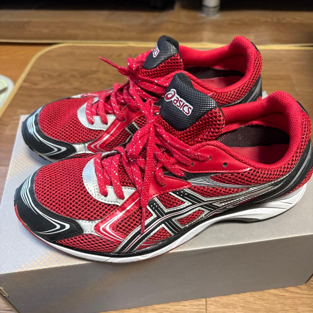 asics ランニングシューズ レッド/シルバー27cm