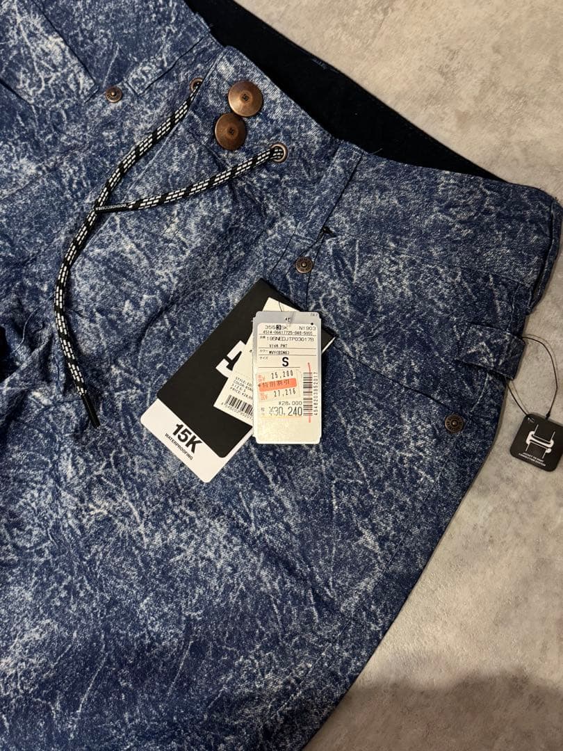 新品未使用レディーススノーボードウェア上下7点セット DC phenix FRK