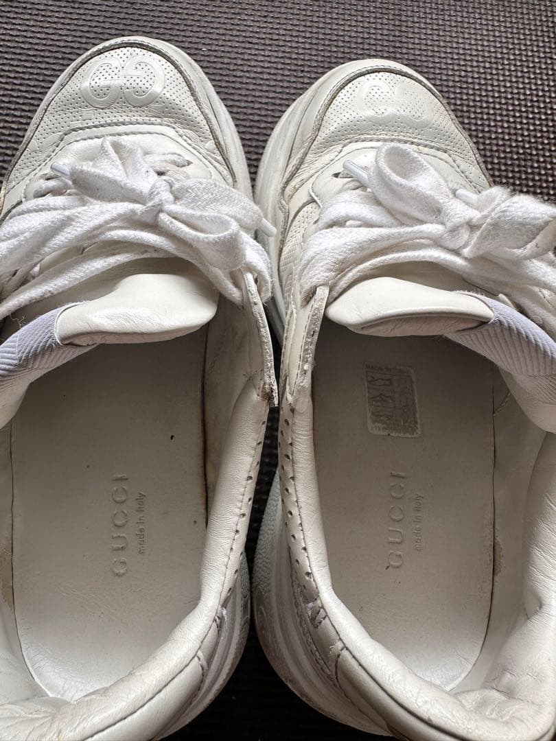 限定セール　22SS 定価12万 GUCCI グッチ エンボス スニーカー