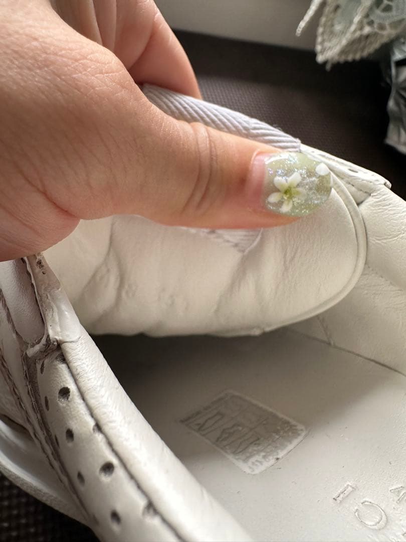 限定セール　22SS 定価12万 GUCCI グッチ エンボス スニーカー