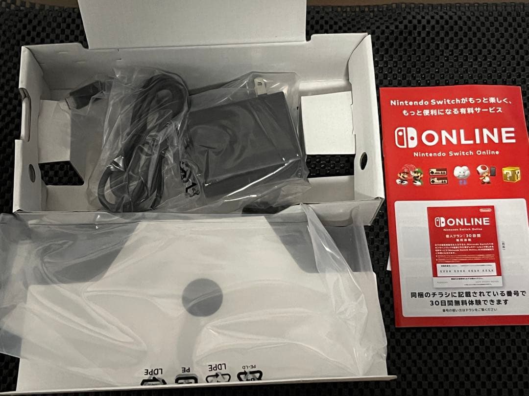 Nintendo Switch Lite blue とSDカード128MB