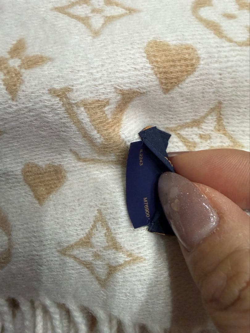 ルイヴィトン　カシミヤマフラー　ハート柄