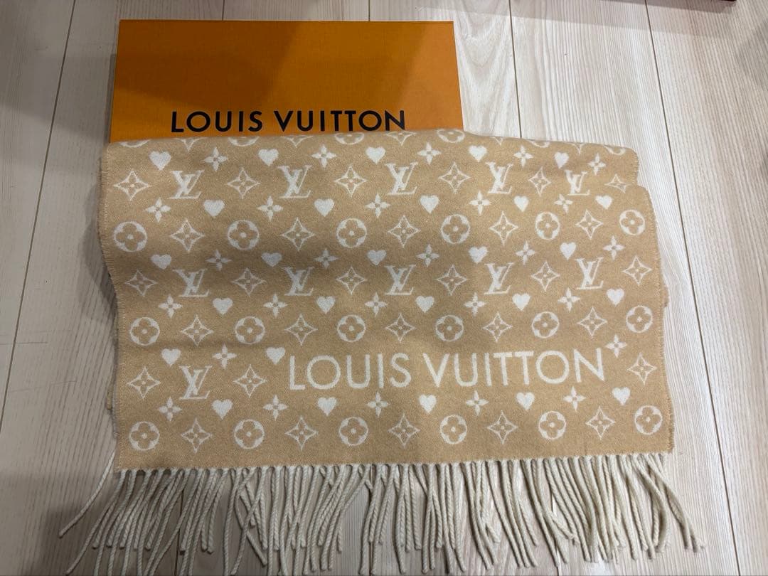 ルイヴィトン　カシミヤマフラー　ハート柄
