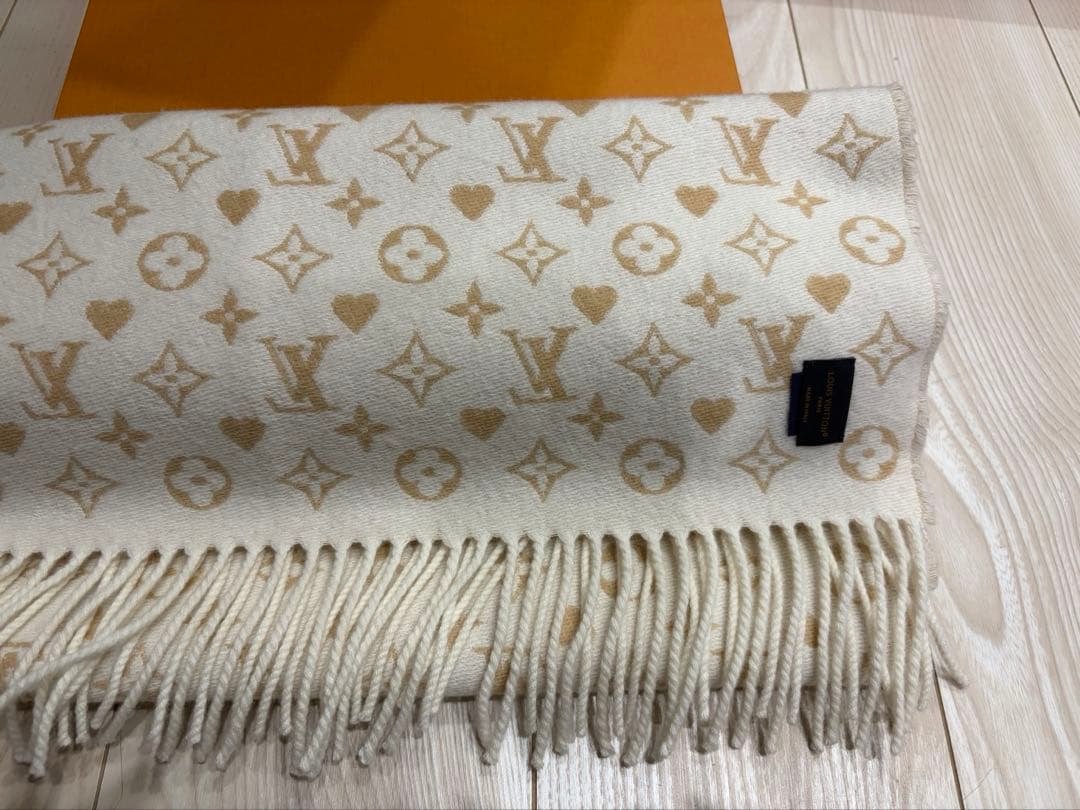 ルイヴィトン　カシミヤマフラー　ハート柄