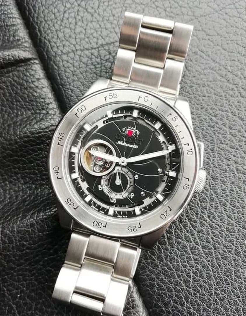 生産終了【美品ベルト未使用】オリエントORIENTレトロフューチャーカメラ復刻