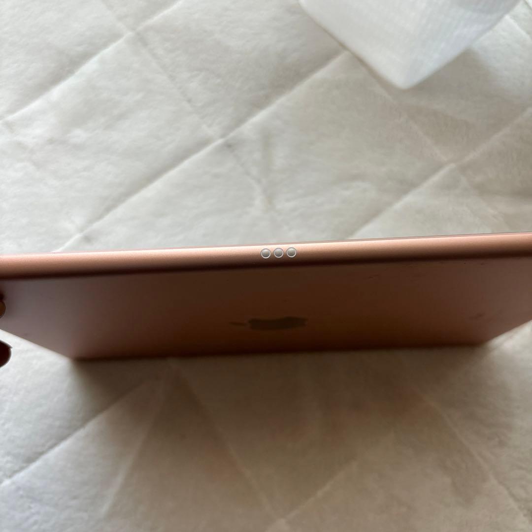 バ*シ様 第7世代 iPad Wi-Fi 32GB 10.2インチ