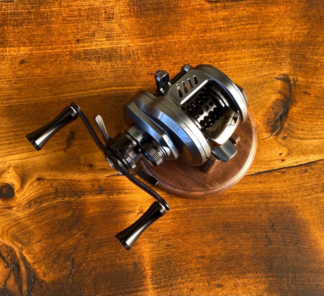 ベイトフィネス　丸型　ベイトリール　渓流釣り　バス釣り　30φ レフトハンドル