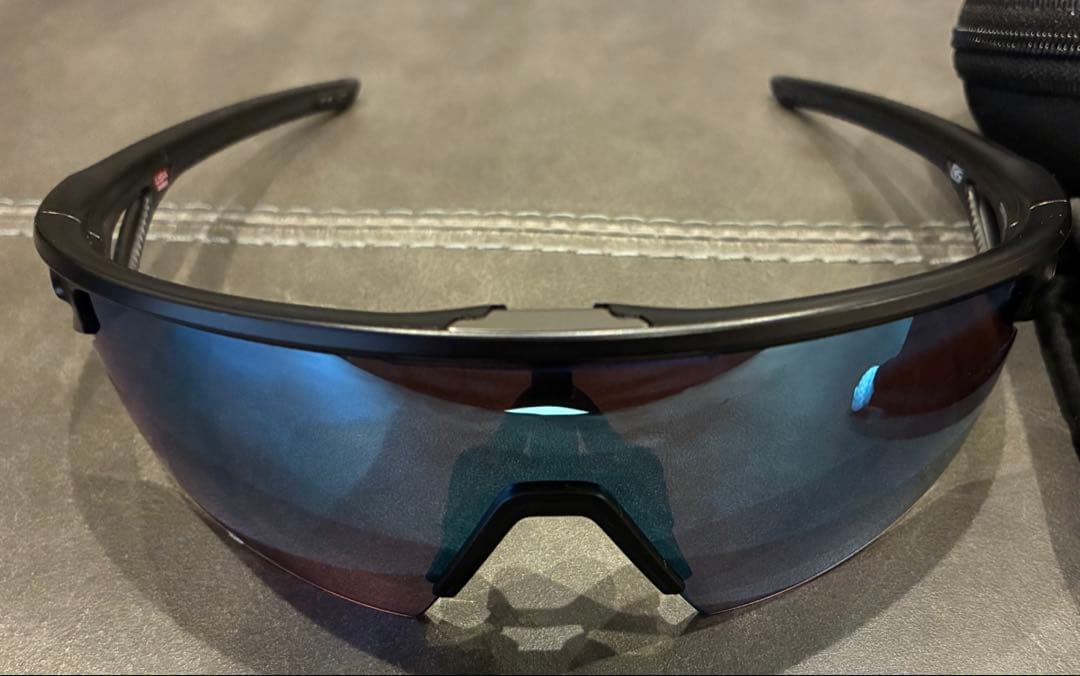 OAKLEY SPHAERA PRIZMレンズ ブルー　マットブラック フレーム
