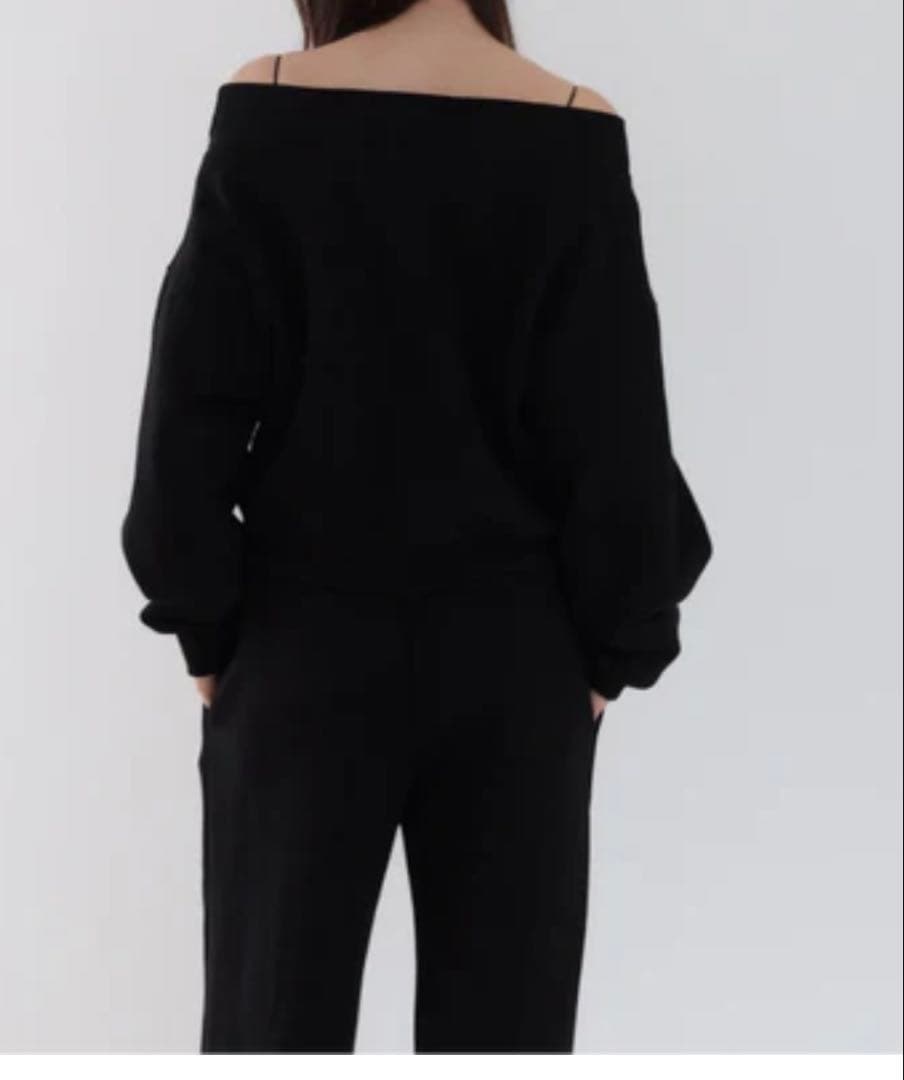 ブラック オフショルダー スウェット セット