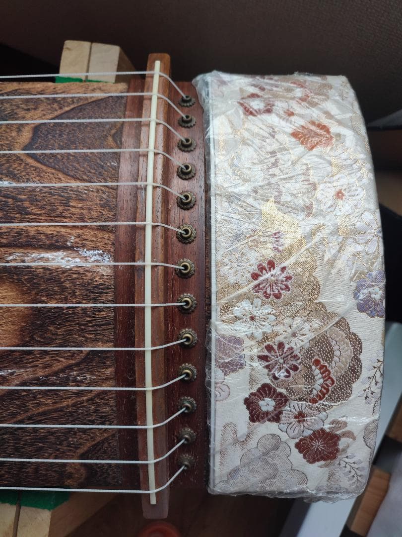 木製筝 13弦 楽譜１3冊、琴柱、カバー、爪付