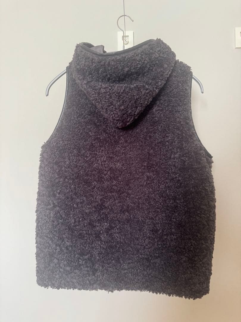 スリードッツ　プードルボアベスト