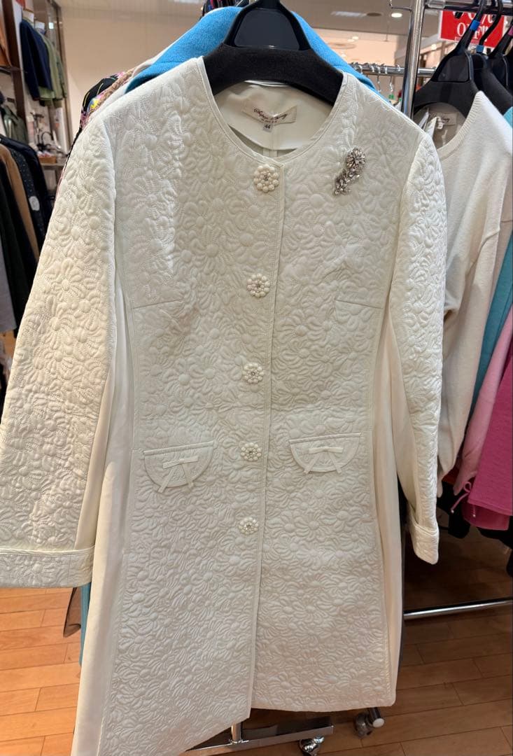 6割引きスタート、Super Beauty ノーカラーコート 44、ホワイト