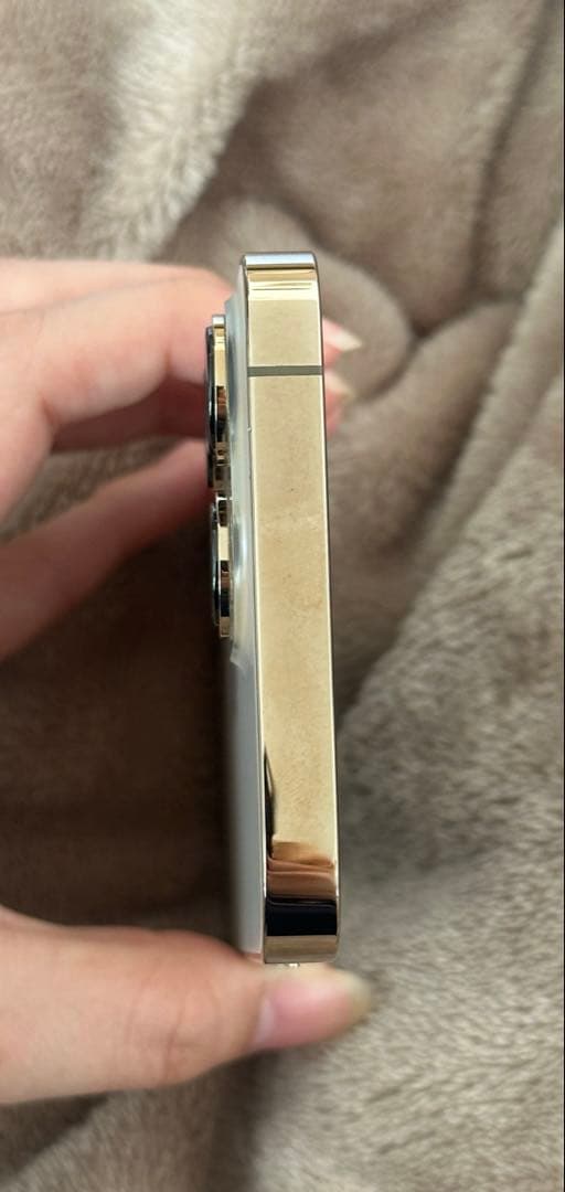 iPhone 13Pro 容量128 最大容量76％