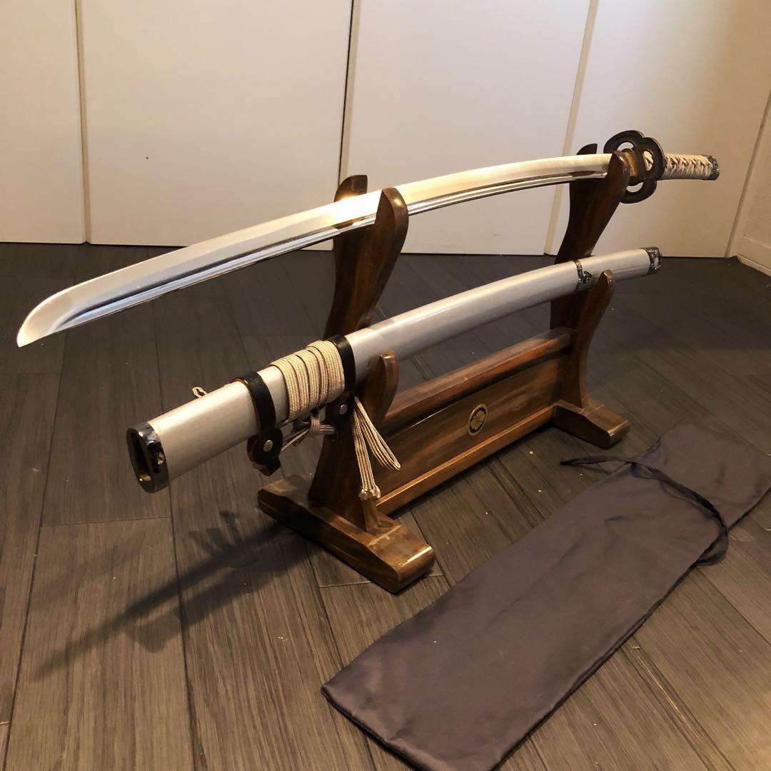 高級模造刀　銀鞘　居合刀　樋入り刀身　白拵え　亜合金刀身　名刀　刀袋付き